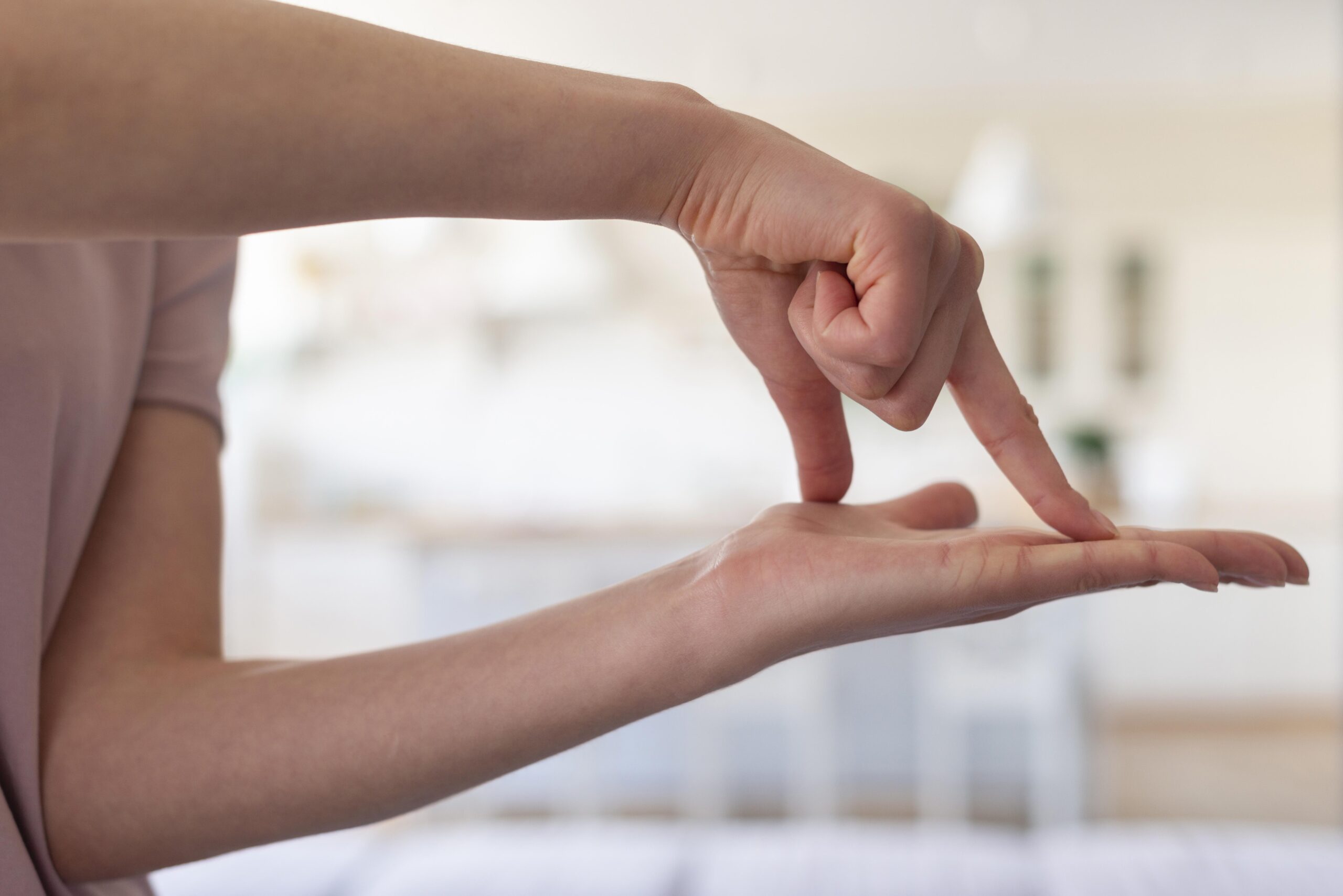 vue-face-du-concept-langue-signes